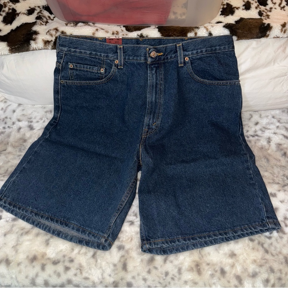 Brand New with Tags Men’s Levi's Relaxed Fit Blue JeansLevis Vintage 550 Shorts